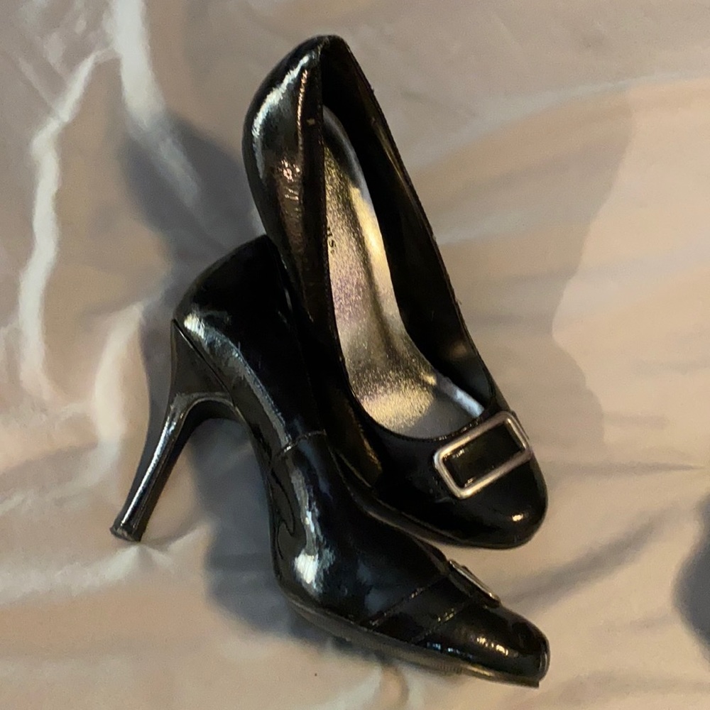 Delicious black 3 inch heels.